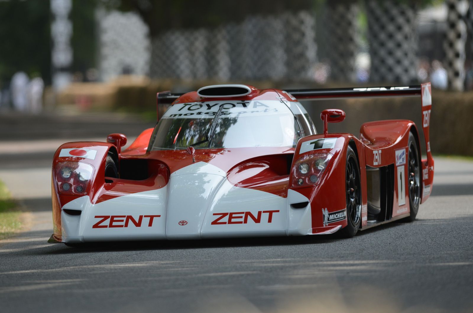 Toyota GT-One